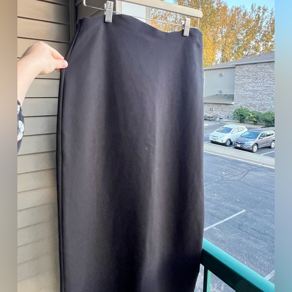 🆕 STAUD Petunia Skirt Black Maxi Heart Detail Elegant High-Waisted Slit Skirt XL - Picture 6 of 15